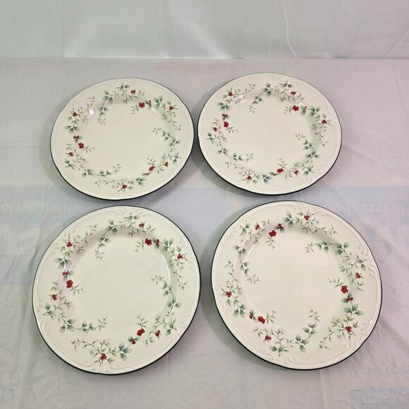 Pfaltzgraff Winterberry 8” Salad Luncheon Plates Holiday Christmas - Set of 4 - Picture 8 of 12
